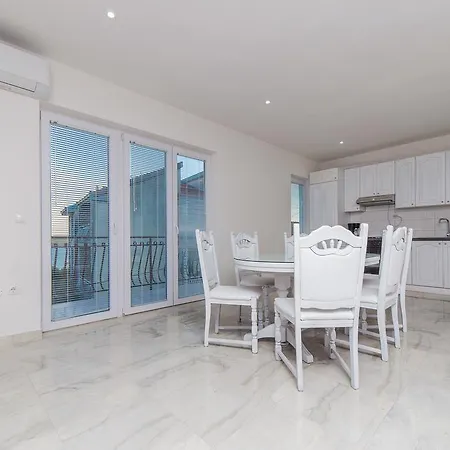 Apartment Drazena
