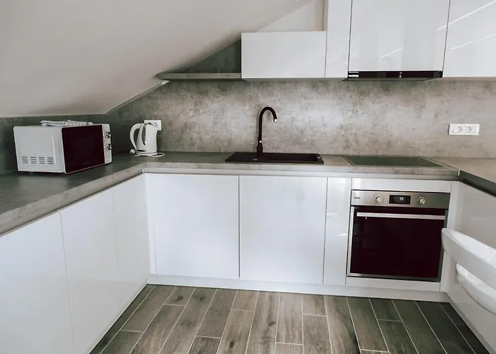 Drazena アパート トロギール