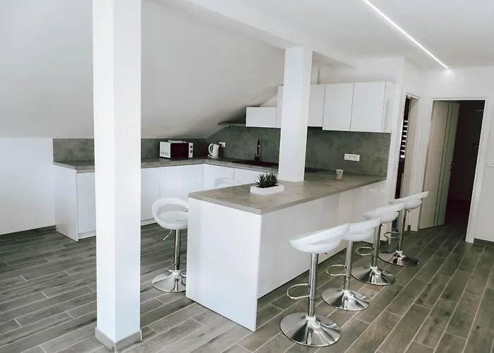 アパート Drazena トロギール