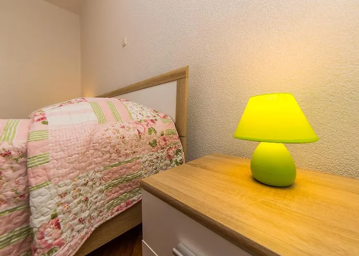 アパート Drazena