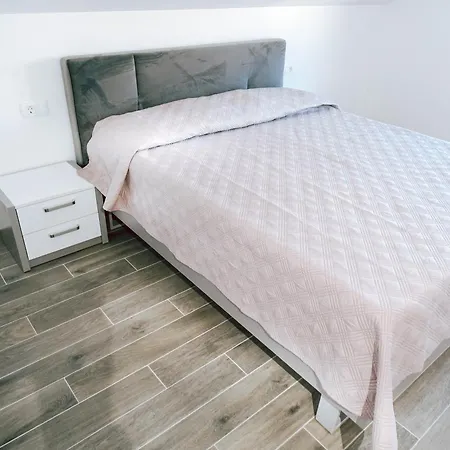 Apartment Drazena